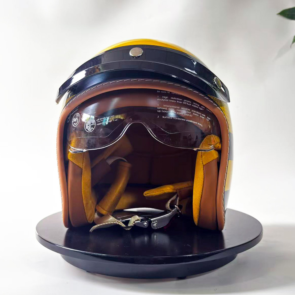 Nuevo casco de motocicleta Ret - Yellow Cycling Gear reseña y precio